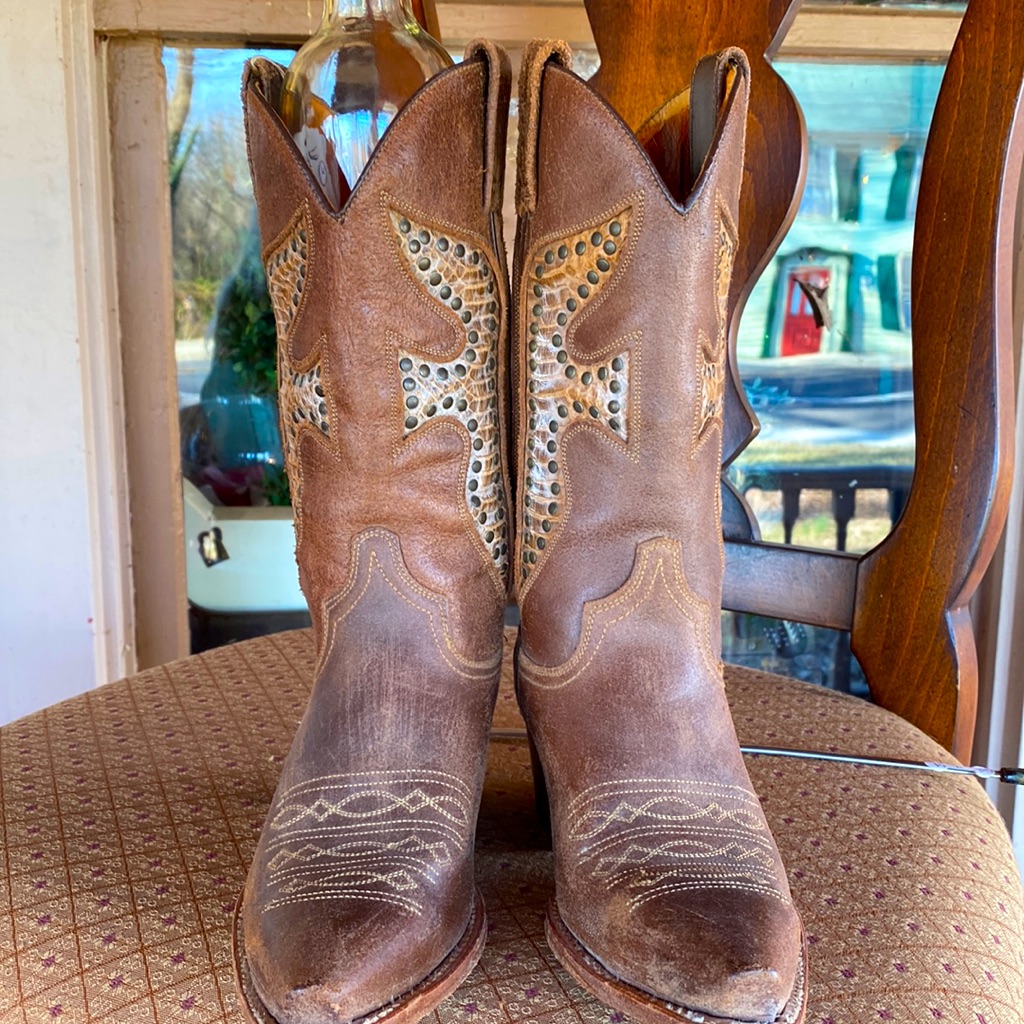 Frye Studded Cowgirl Boots Near New( Worn Twice) Too Tight For Me! Size 6 M